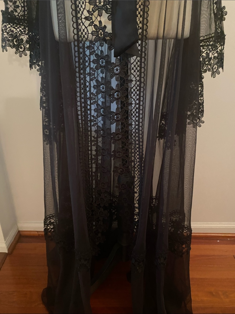 Aug Fitnah black nylon lace open front with tie dress or lingerie piece - Picture 5 of 11